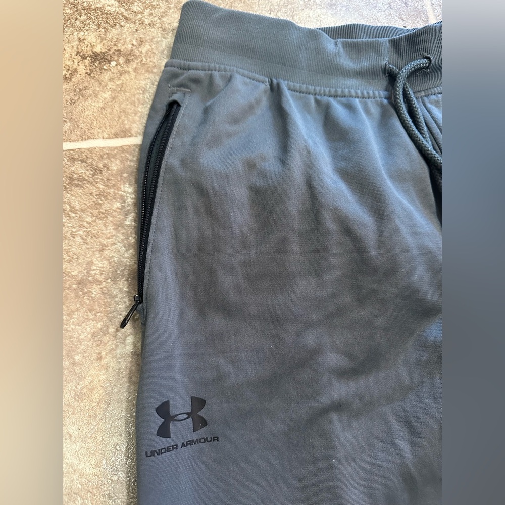 Under Armour Men's Charcoal Athletic Shorts